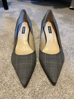 Nine West Gray Plaid Pointed Toe Pumps